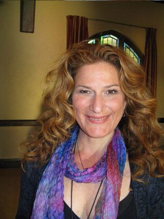 Ana Gasteyer - People of Earth Pilot
